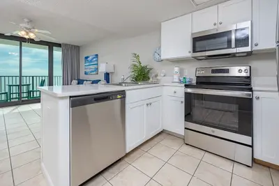 Image de Cuisine complète - Lits superposés - Wifi gratuit - Hôtels Phoenix… comme un condo!