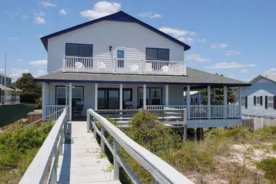 Image de Brading: 5 Br \/ 5 Ba maison à Pawleys Island, pour 12 personnes