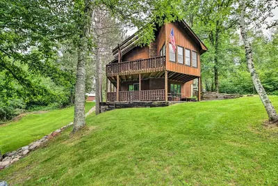 Image de 3br + Waterfront Fifty Lakes Home avec quai et kayaks!