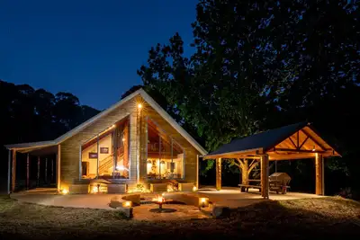 Image de Red Earth Lodge - cadre de brousse isolé