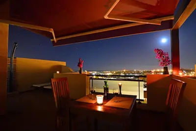 Image de Penthouse pour couples. Laissez-vous séduire, avec vue sur l'océan. Wifi gratuit