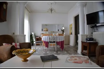 Image de Béziers coeur de ville appartement de caractère  2 chambres style Art Déco