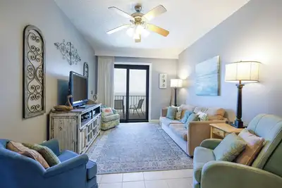 Image de Phoenix 1 Gulf Front Condo 2 chambres ~ Renseignez-vous pour 2 nuits!