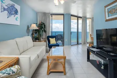 Image de One Bedroom @ Phoenix Iii ~ Condo sur la plage