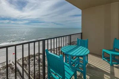 Image de Suite D'HÔTEL sur la Plage à Gulf Shores! Salon De Cuisine!