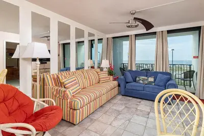 Image de Island Winds West ~ Deux chambres ~ Condo 178 ~ Balcon sur la plage!