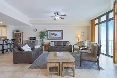 Image de Plancher Bas! Front De Plage Phoenix West Ii! Rivière tranquille! 3br Condo 302