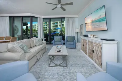 Image de Propriété adaptée aux bateaux! 2 Br 2 Ba * Lazy River *