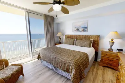 Image de Chaises De Plage Libres 3 / 1-10 / 31/19. 9ème étage w / Master sur Golfe 6 personnes