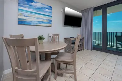 Image de Cuisine complète - Lits superposés - Wifi gratuit - Hôtels Phoenix… comme un condo!
