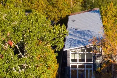 Image de Location de cabane de luxe sur le lac Winnipeg avec option bain Ă remous.