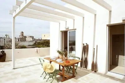 Image de Luxe appartement neuf, avec piscine et accès au jardin, grand balcon, climatisation, Wi-fi \\ & tout le confort
