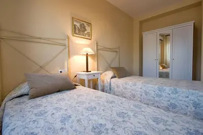 Image de Macarena Flat 7 pax sur les murailles romains de Séville