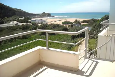 Image de Ericeira - Appartement T2 \/ T3 Avec Vue Mer Et Sur La Plage