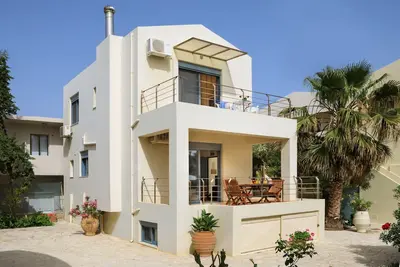 Image de Beach villa in Almirida, Beach & Amenities