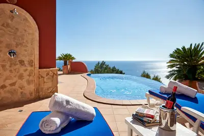 Image de Appartement romantique à Majorque avec piscine privée et vue sur la mer