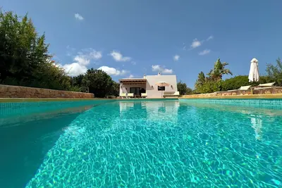 Image de Maison Sur Le Terrain Avec Piscine PRIVÉE Wifi Gratuit Et A \/ C Gratuit