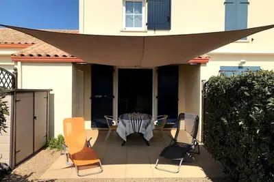 Image de Maison 3 pièces près de la plage avec piscine, terrasse, et parking à Bretignolles-sur-Mer.