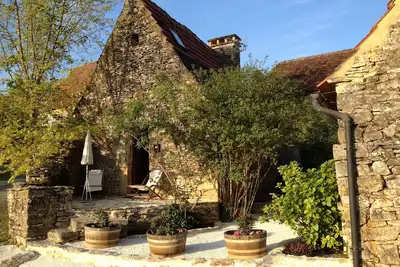 Image de Location gite L'Ostalet maison en pierre en Perigord noir, Sarlat