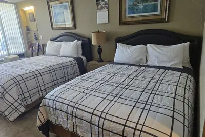 Image de «La vie est meilleure ici» Oceanfront Studio 5e étage Pirates Cove Resort Daytona B S