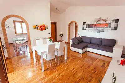 Image de Grand appartement près de l'aéroport, parking privé gratuit