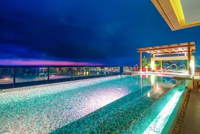Image de Puerto Vallarta Luxury Condo V177 204 à seulement un pâté de maisons de la plage de Muertos.