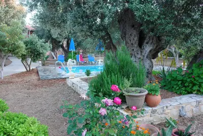 Image de Vacances dans un authentique champ de la nature crétoise