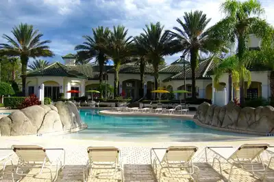 Image de Magnifique condo 2 chambres / 2 salles de bain près de Disney!