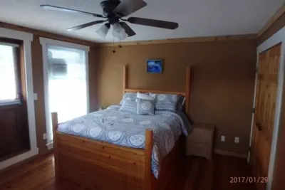 Image de Belle suite 1bedroom 10 minutes du spectaculaire lac Shuswap!