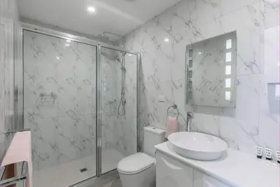 Image de Luxe Avec Situation - Vue Mer & Classe Moderne