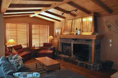 Image de Chalet de ski de luxe Feel In \/ Out Condo de ski, à proximité du village, Spa privatif, pour 8 personnes