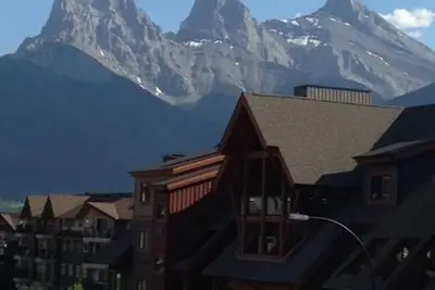 Image de High-End privée Canmore Condo