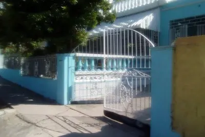Image de ENTIÈREMENT NOMINÉ Maison Loin De La Maison