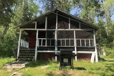Image de Cottage 2 chambres - rustique \"Un cadre\" Log style Marten River, On Olive Lake Cottage # 2