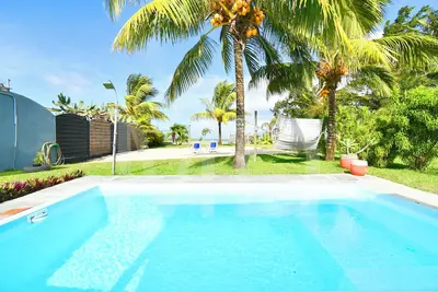 Image de Chalet Cardinal sur la belle plage de Riambel, piscine privée wifi gratuit