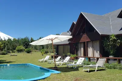 Image de Pucon Chili, Los Arrayanes Park & Events Room. Grand chalet pour 15 pays