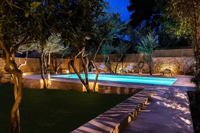 Image de Villa de luxe à Koukounari avec piscine. Un paradis intemporel proche de la ville!