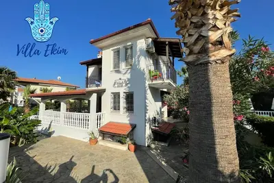 Image de Villa Ekim 4 chambres 3 salles de bains avec piscine privée et WiFi gratuit.