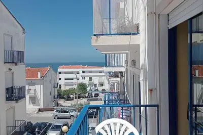Image de Appartement 2 pièces 5 minutes de la plage avec vue sur la mer!
