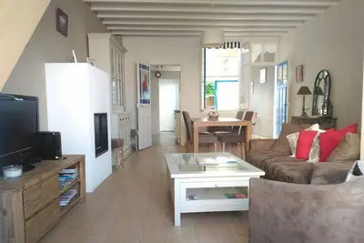 Image de Maison rénovée près de la plage avec jardinet et wifi