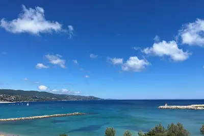 Superbe Appart. 3 ch. \/80m2\/Etat neuf\/Pied ds l'eau\/Vue mer excep180°\/Wifi\/Parking