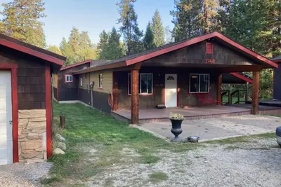 Image de Cabane de style montagnard classique avec bain à remous privé et foyer extérieur - chiens bienvenus