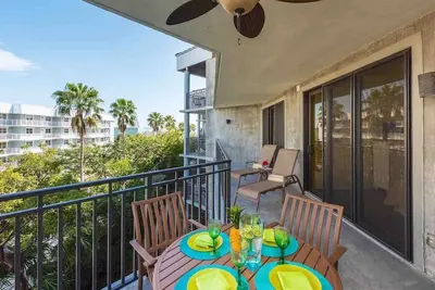Image de ** Driftwood Dreams @ 1800 Atlantic ** Condo sur la plage et piscine + Derniers Services CLÉS…