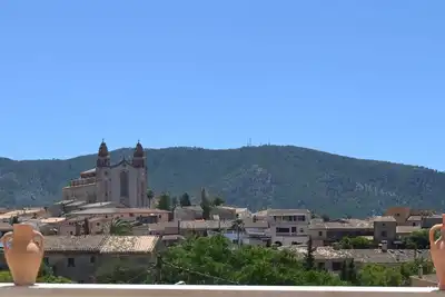 Image de Maison De Village Avec Une Vue Merveilleuse Et A 5 Minutes De La Plage. Famille
