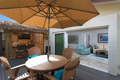 Image de Paradis tropical privé, isolé et luxueux unique avec bar Tiki
