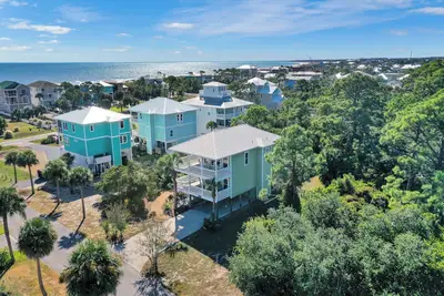 Image de Privé projeté dans la piscine, près de la plage, tonnes d'espace de pont, toute section de Cape San Blas