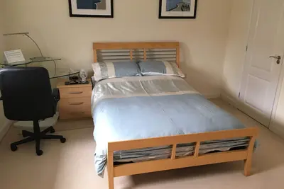 Image de Très grande chambre double en suite au bord du lac avec une vue et des installations fabuleuses