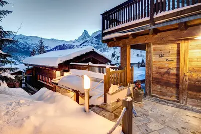 Image de Top chalet de ski à Zermatt (ski) avec une magnifique vue sur le Cervin