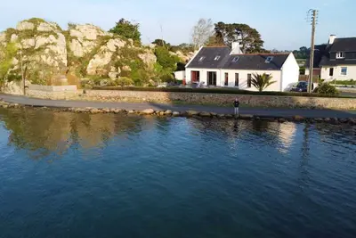 Image de Reposant, Calme, Vue Mer imprenable à  2 m de l'eau, Petit Port Typique Breton