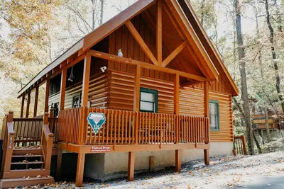Grande Valeur! ! ! Wildwood Dreams est une charmante cabane en rondins de 2 Br, 2 étages à quelques minutes de G'Burg / Pf.